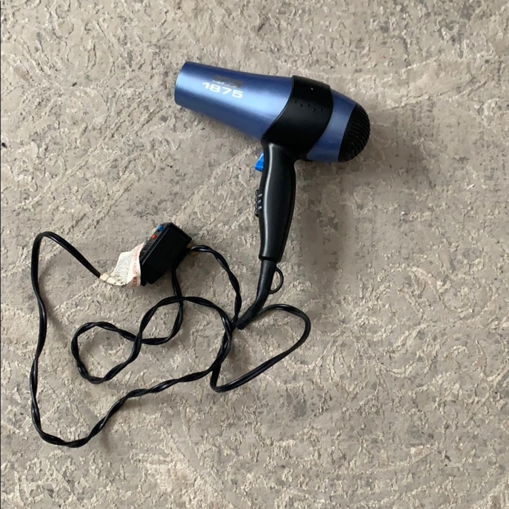 Blow dryer